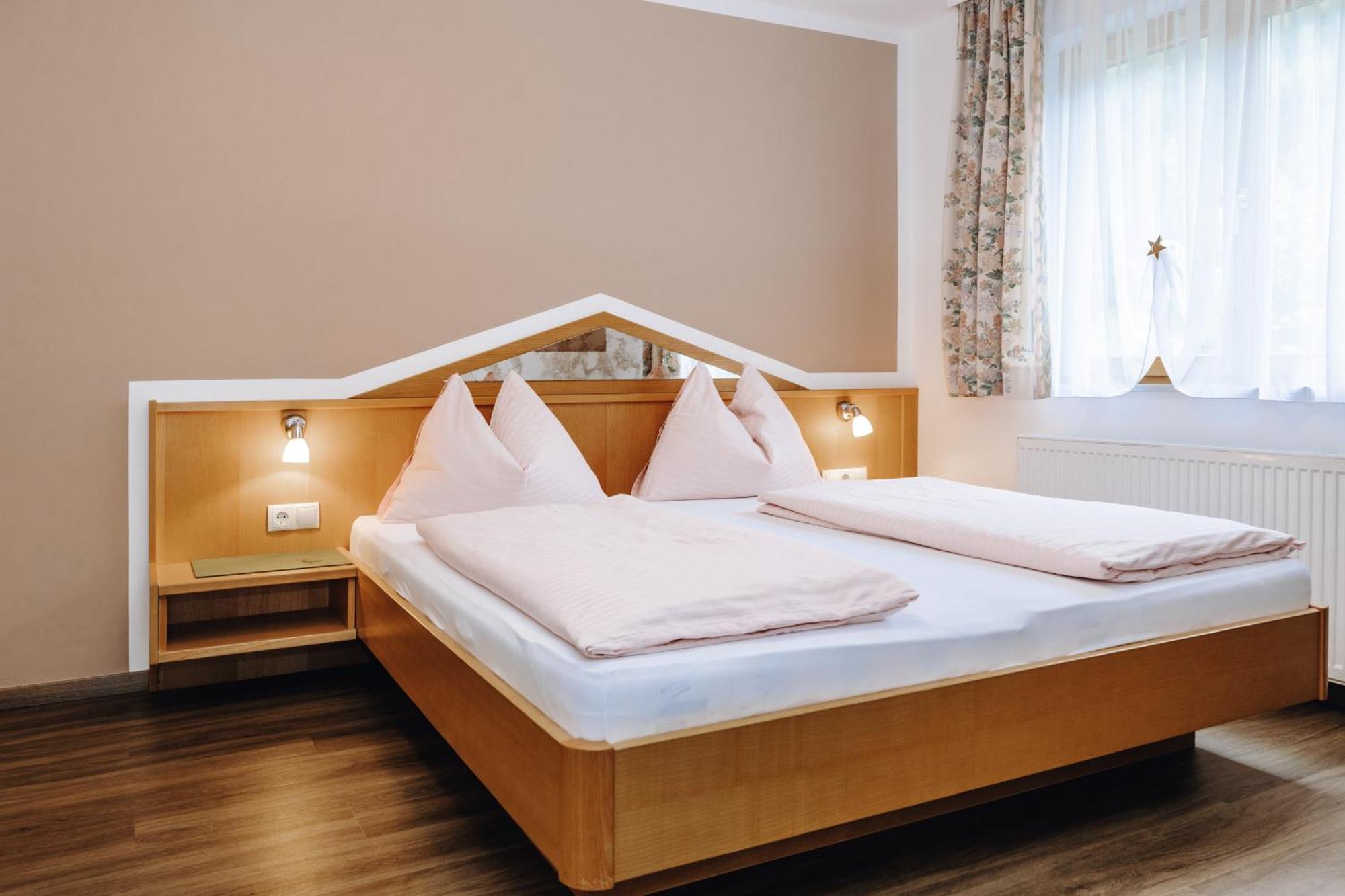 Hotel Garni Tannenhof Flachau Eksteriør bilde